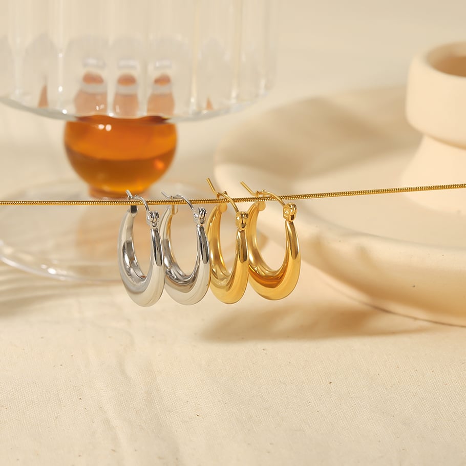 1 paio di orecchini classici alla moda in acciaio inossidabile placcato oro 18k, lucidi e solidi, per le donne, da indossare ogni giorno Immagine4