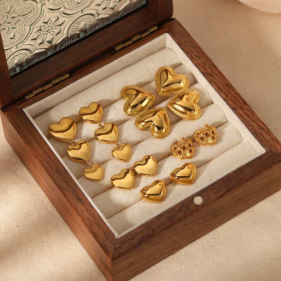 1 pair of classic fashion 18k gold-plated stainless steel geometric shiny heart-shaped earrings for women's jewelry for daily wear Picture3