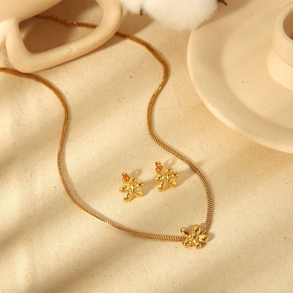 1 stuk prachtige en modieuze 18k vergulde roestvrijstalen bloemenketting voor dames om dagelijks te dragen 2