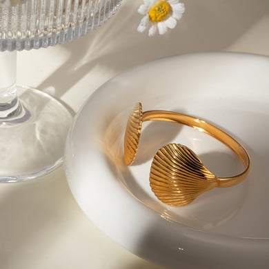 European and American cross-border ins style summer temperament 18k gold stainless steel small scallop simple open bracelet jewelry wholesale female h5 Picture5