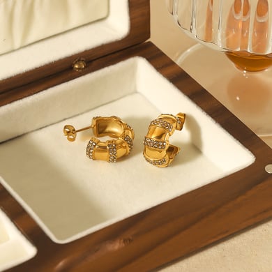 1 Paar klassische, modische, geometrische C-förmige Punkt-Diamant-Ohrringe aus 18 Karat vergoldetem Edelstahl für Damenschmuck zum täglichen Tragen h5 Bild4