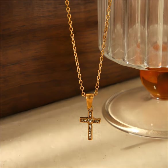 1 stuk eenvoudige klassieke 18k vergulde roestvrijstalen diamanten hartkruisketting voor dagelijks gebruik door vrouwen