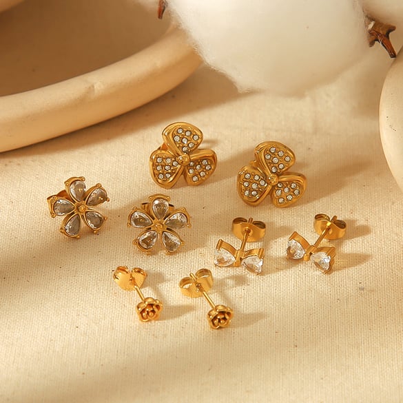 1 pair of exquisite and simple 18k gold-plated stainless steel diamond bow rose earrings for women's daily wear