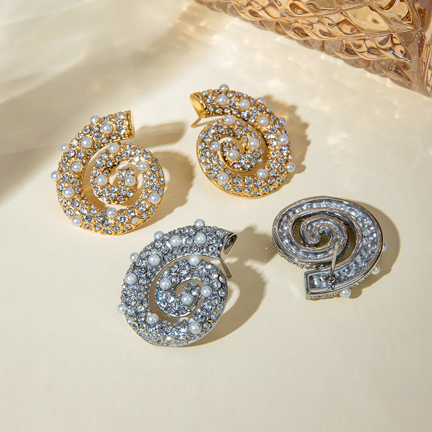 Europäische und amerikanische grenzüberschreitende INS-Stil exquisite Persönlichkeit 18 Karat Gold Edelstahl fadenförmige Perlen-Strass-Ohrringe Ohrringe Bild5