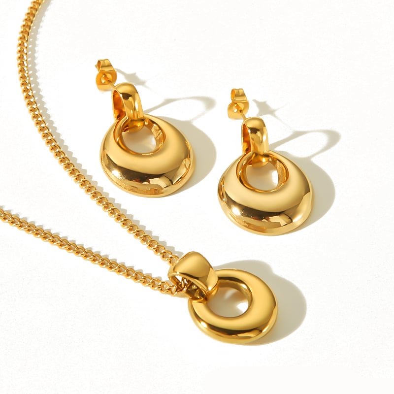 1 Paar klassische, modische Ohrringe aus 18 Karat vergoldetem Edelstahl mit glänzendem geometrischem Ringanhänger für Damenschmuck zum täglichen Tragen Bild4