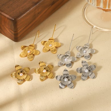 1 pair of exquisite and fashionable 18k gold-plated stainless steel pearl flower earrings for women for daily wear h5 Picture4