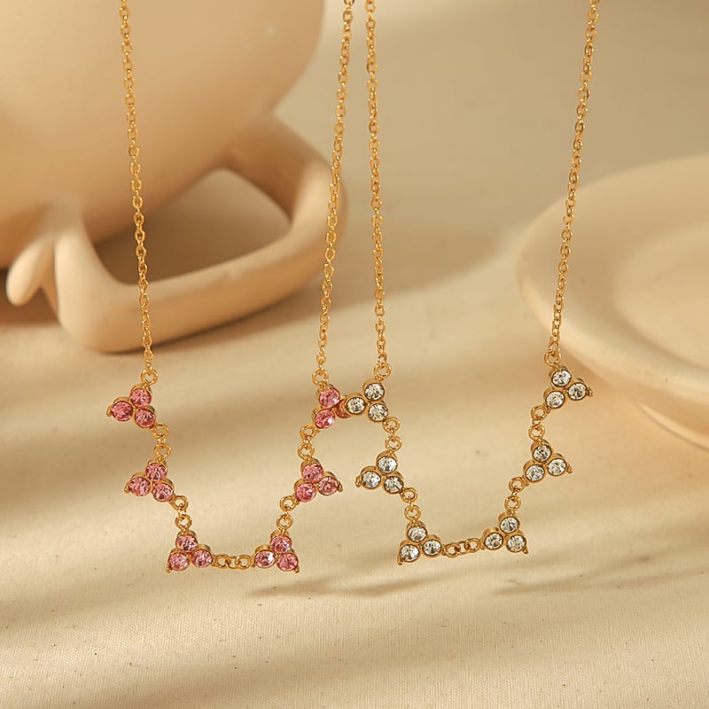1 Stück schlichte und modische 18 Karat vergoldete Edelstahl-Diamant-Dreieckskette für Damen zum täglichen Tragen Bild4