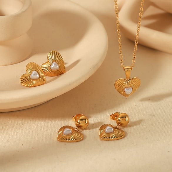 1 pair of simple and fashionable 18k gold-plated stainless steel geometric texture love pearl earrings for women's jewelry for daily wear 2