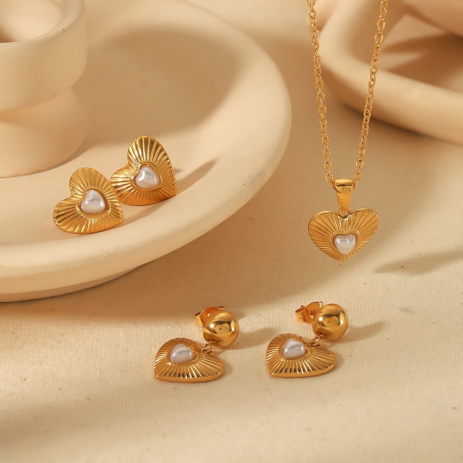 1 pair of simple and fashionable 18k gold-plated stainless steel geometric texture love pearl earrings for women's jewelry for daily wear Picture3