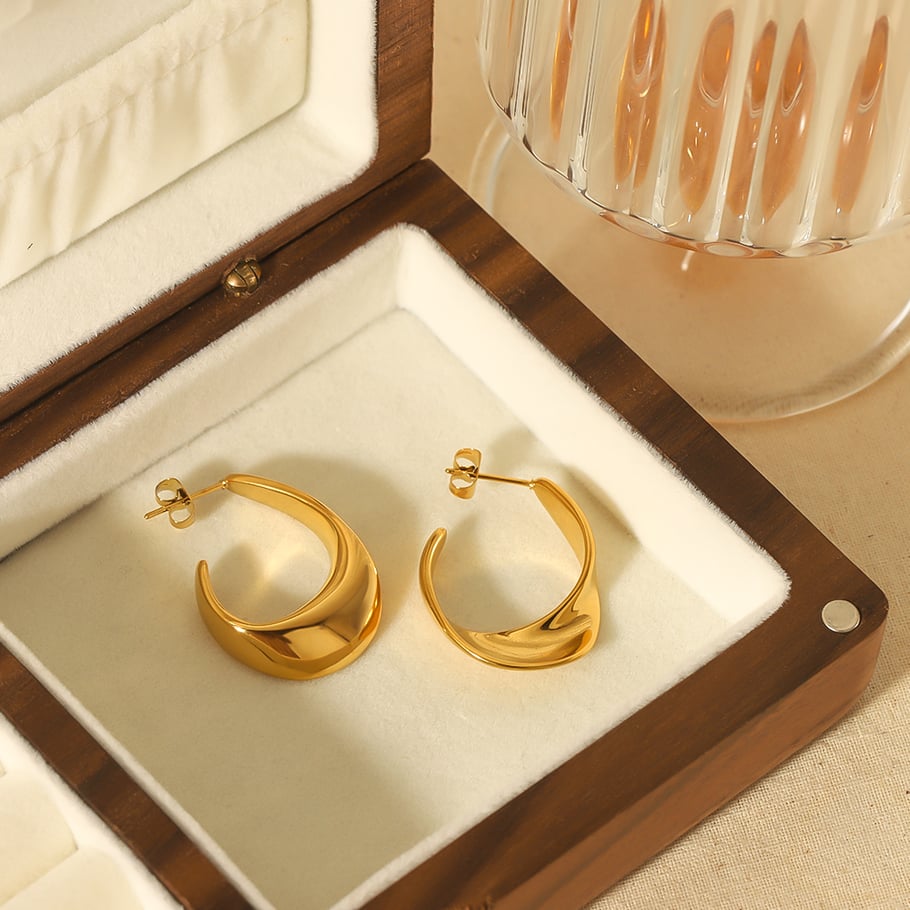 1 Paar klassische, modische, geometrische Ohrringe mit unregelmäßigem Bogen aus 18 Karat vergoldetem Edelstahl für Damenschmuck zum täglichen Tragen Bild3
