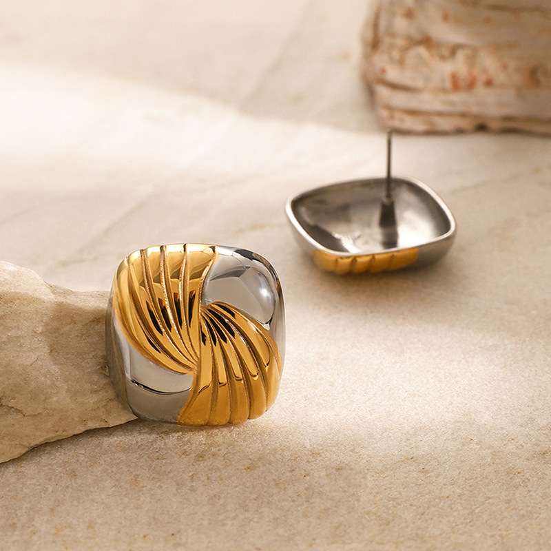 18 Karat Gold Edelstahl Gold und Silber farblich passende quadratische Fadenohrringe in leichten Luxus einzigartige High-End Titan Stahl zweifarbige Ohrringe Bild4