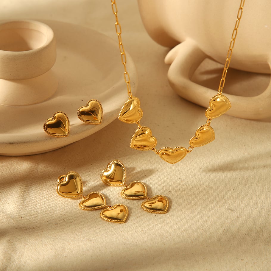 1 paire de boucles d&#39;oreilles pendantes en forme de cœur en acier inoxydable plaqué or 18 carats, élégantes et stylées, pour femme, à porter au quotidien Image3