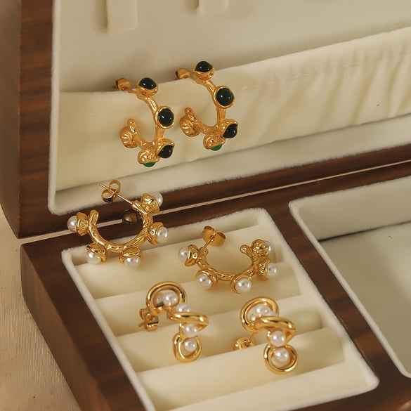 1 pair of elegant and fashionable 18k gold-plated stainless steel pearl gemstone earrings for women for daily wear