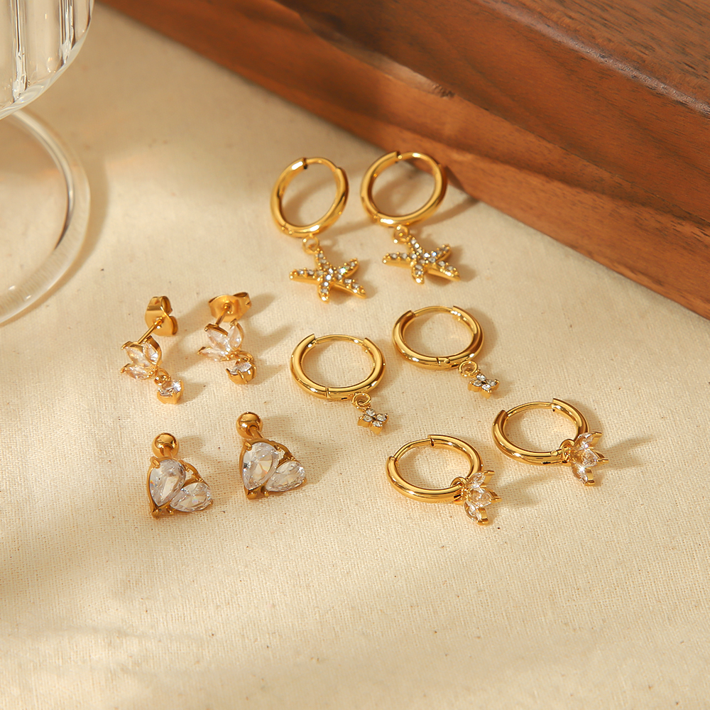 1 paire de boucles d&#39;oreilles pendantes en acier inoxydable plaqué or  exquises et à la mode avec fleur en diamant pour un usage quotidien pour les femmes