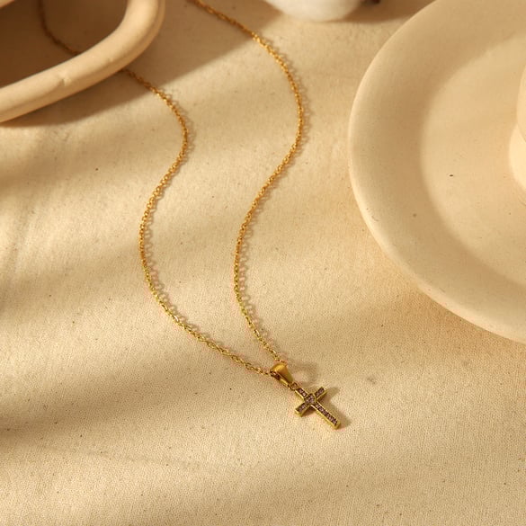 1 stuk eenvoudige klassieke 18k vergulde roestvrijstalen diamanten hartkruisketting voor dagelijks gebruik door vrouwen 2
