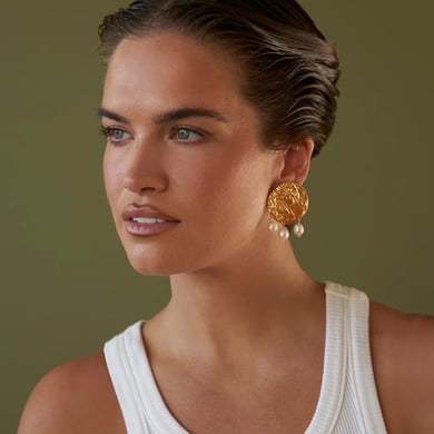 1 Paar Persönlichkeitsstil 18 Karat Gold Edelstahl Große runde gehämmerte ovale Perlenohrringe Trendy Schmuck Damen-Anhängerohrringe h5 Bild3