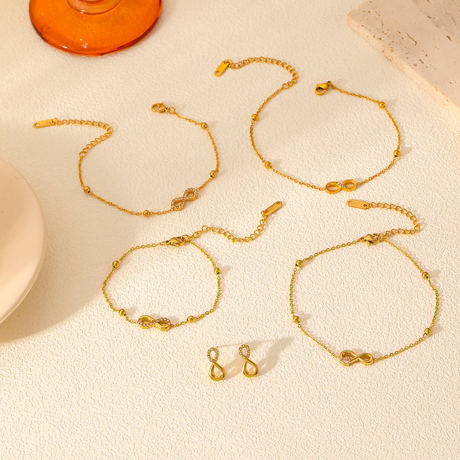 1 Stück schlichtes und modisches Fußkettchen in 8-Form aus 18 Karat vergoldetem Edelstahl mit Diamanten für den Alltag von Frauen Bild4