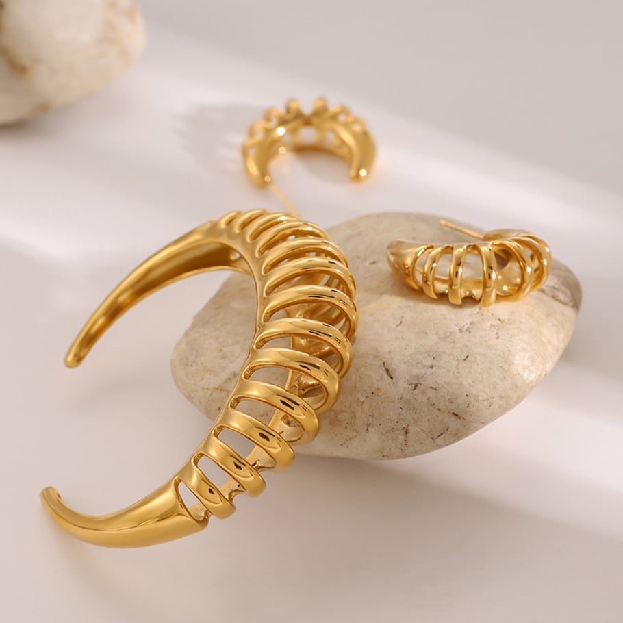 1 Pair 18k gold stainless steel C-row hollow earrings fashion street model same style mesh hollow bracelet female women's earrings set Picture4