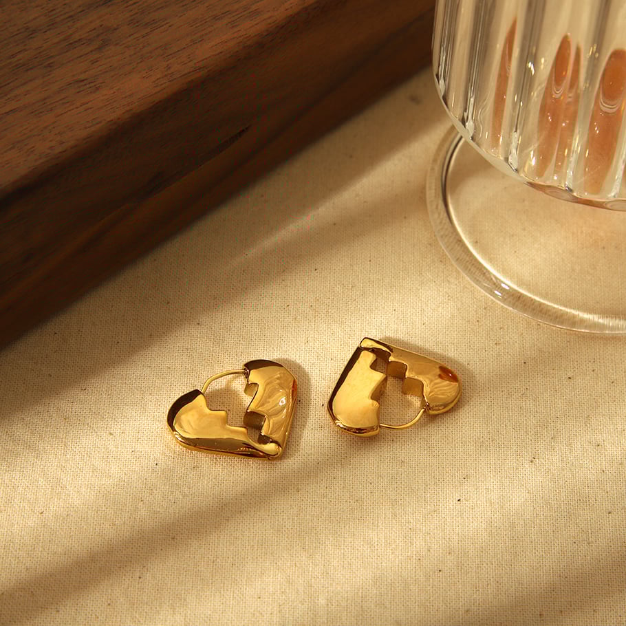 1 Pair Simple Series Classic Heart Stainless Steel 18K Gold Plated Women Hoop Earrings Picture4
