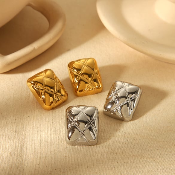 1 Pair Simple Series Retro quadrilateral 18K Gold Plated Women Stud Earrings 2