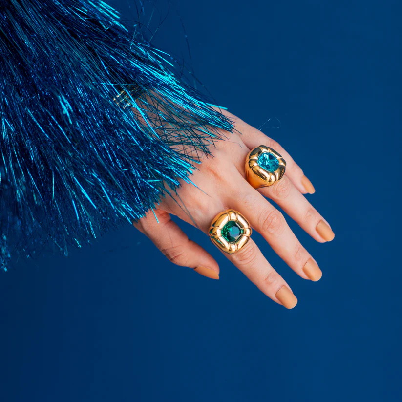 Anillo individual de acero inoxidable chapado en oro de 18 quilates con circonitas, estilo retro geométrico, para mujer. Imagen4