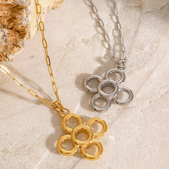 1 pezzo semplice serie retrò fiore acciaio inossidabile placcato oro 18K donne ciondolo collane 2