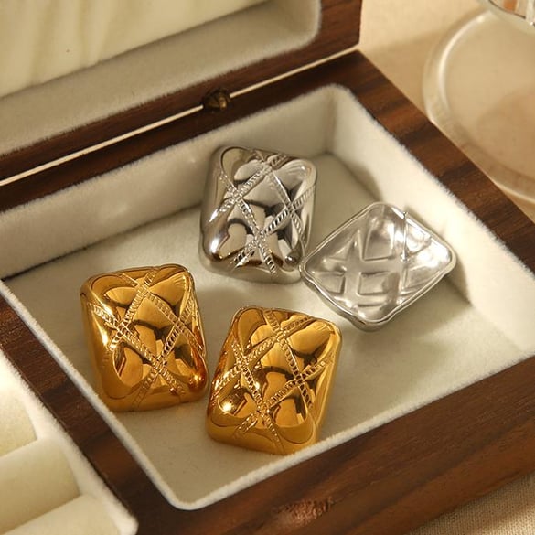 1 Pair Simple Series Retro quadrilateral 18K Gold Plated Women Stud Earrings