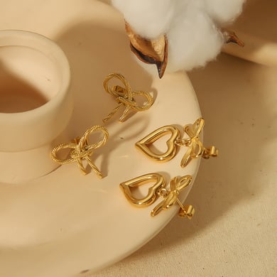 1 Paar Simple Series Klassische Herz-Ohrstecker aus Edelstahl mit 18 Karat Vergoldung für Damen h5 Bild4