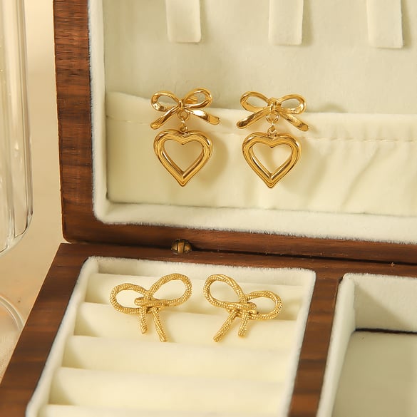 1 par de aretes de botón para mujer, de acero inoxidable chapado en oro de 18 quilates, con forma de corazón clásico, serie simple 2