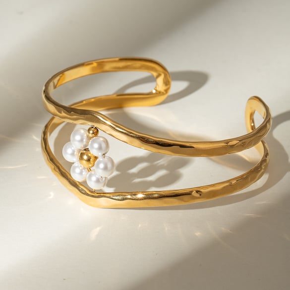 1 stuk eenvoudige serie elegante bloemen roestvrij staal 18K vergulde damesarmbanden 2