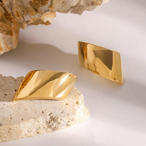 1 Pair Simple Fashionable Style Trapezoid Shape Stainless Steel 18K Gold Plated Women'd Stud Earrings 2