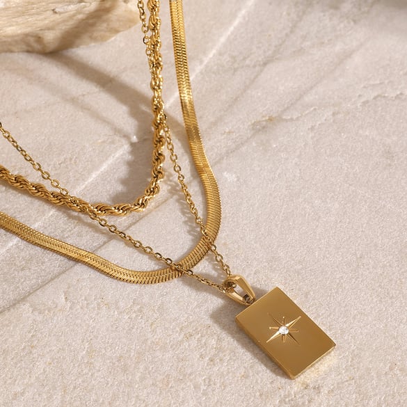 1 Piece Simple Casual Style Square Shape Stainless Steel 18K Gold Plated Inlay White Rhinestone Women's Layered Necklace
