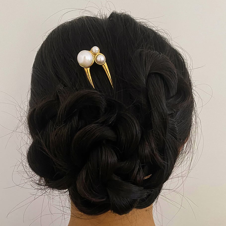 1 Paar Simple Series Elegante geometrische Haarspangen aus Edelstahl mit 18 Karat Gold überzogene Kunstperlen für Damen Bild3