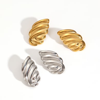 1 Pair Luxurious Retro Style Angel Wings Shape Stainless Steel 18K Gold Plated Women's Stud Earrings h5 Picture6
