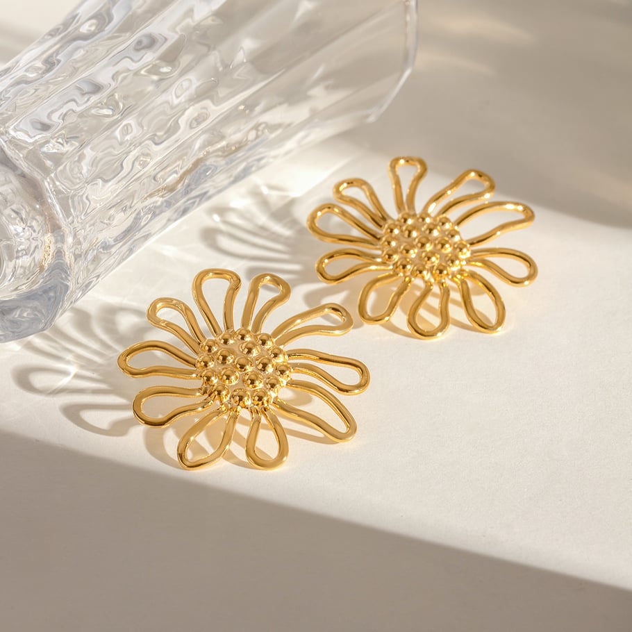1 Paar Simple Series Sweet Flower Edelstahl 18 Karat vergoldete Damen-Ohrstecker Bild4
