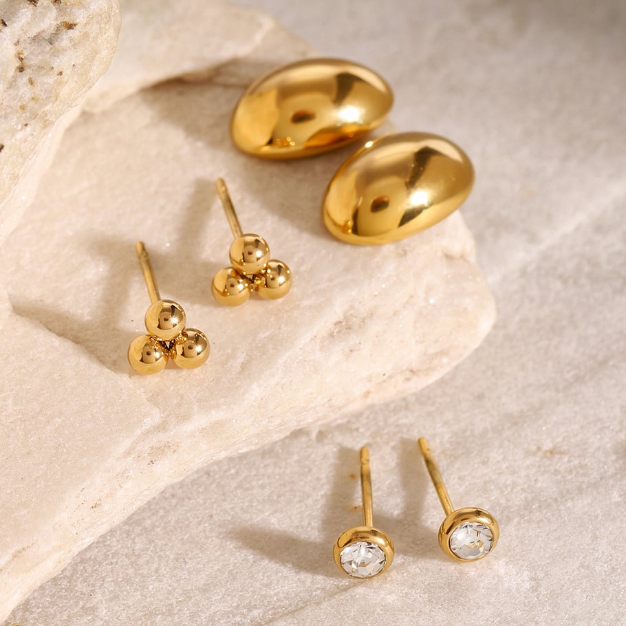 1 Paar Simple Series Klassische geometrische Ohrstecker aus Edelstahl mit 18 Karat vergoldetem Zirkonia für Damen Bild4