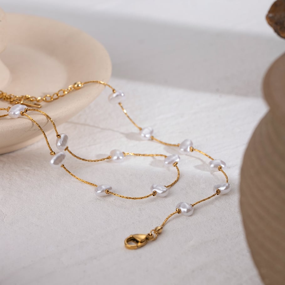 1 Stück Simple Series Süße geometrische Edelstahl 18 Karat vergoldete Kunstperle Damen Kettenhalsketten Bild5