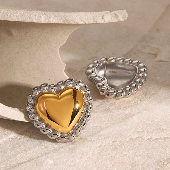 1 par de aretes de botón para mujer, de acero inoxidable chapado en oro de 18 quilates, con forma de corazón elegante y serie simple. 2
