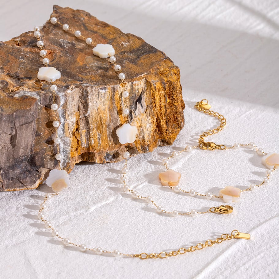 1 Stück Classic Series Sweet Flower Edelstahl 18 Karat vergoldete Kunstperle Damen Kettenhalsketten Bild3