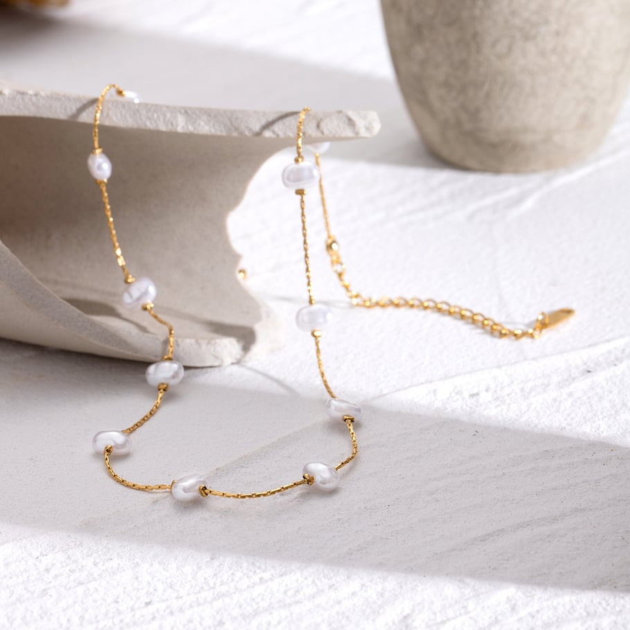 1 Stück Simple Series Süße geometrische Edelstahl 18 Karat vergoldete Kunstperle Damen Kettenhalsketten Bild3