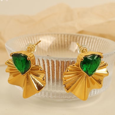 1 Pair Classic Series Retro Heart Stainless Steel 18K Gold Plated Zircon Women Stud Earrings h5 Picture5