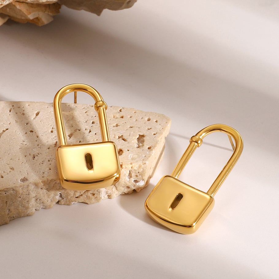 1 Pair Simple Series Europe and America Locker Stainless Steel 18K Gold Plated Women Stud Earrings Picture3