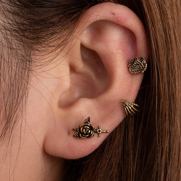 1 Pair Simple Series Classic Flower Titanium Steel No Plating Material Women Stud Earrings