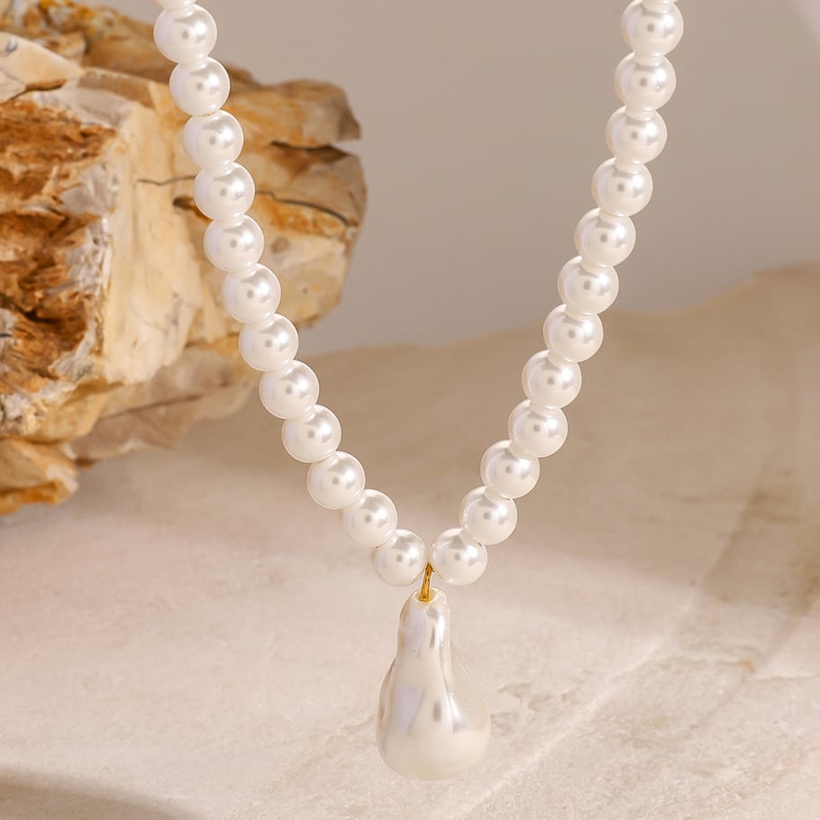 Collier avec pendentif en perles artificielles pour femme, série simple rétro, en acier inoxydable plaqué or 18 carats Image6