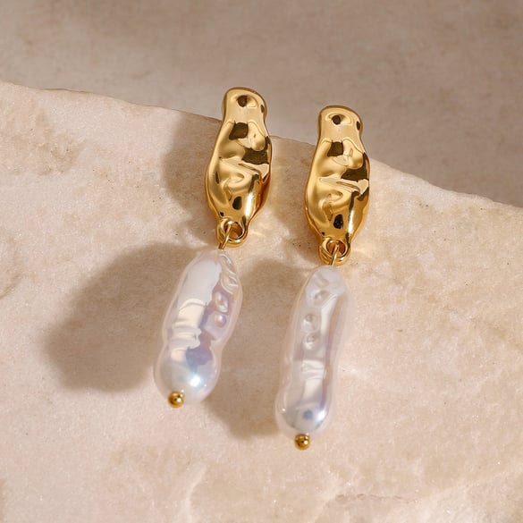 1 Pair Classic Series Europe and America oval Stainless Steel 18K Gold Plated Artificial Pearl Women Drop Earrings