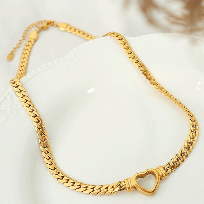 1 Pair Small design simple light luxury personality love necklace female trend fashion titanium steel gold-plated Cuban necklace women's pendant necklace Picture8
