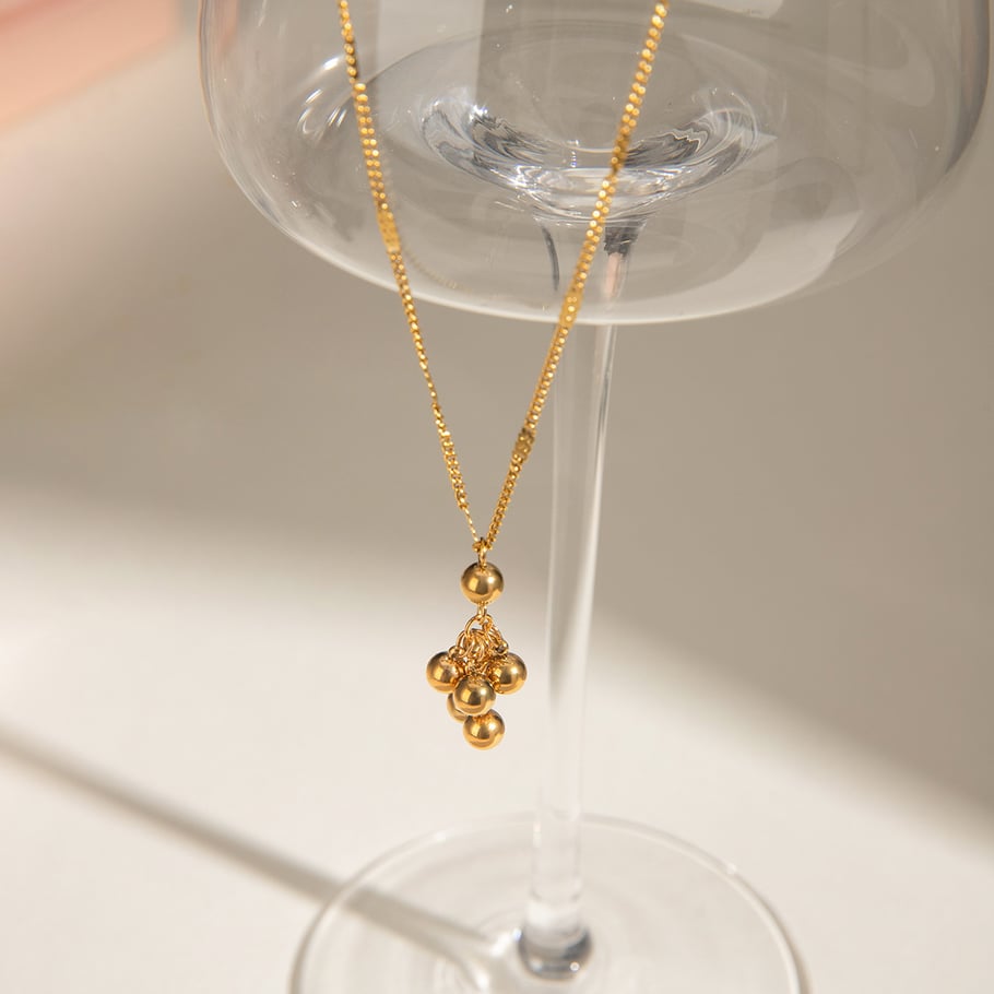 1 pezzo semplice serie giornaliera rotonda in acciaio inossidabile placcato oro 18K collane con ciondolo da donna Immagine5
