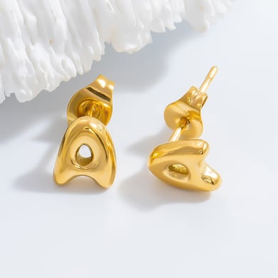 1 par de aretes de botón de acero inoxidable chapados en oro de 18 quilates con letras informales de serie simple para mujer h5 Imagen4