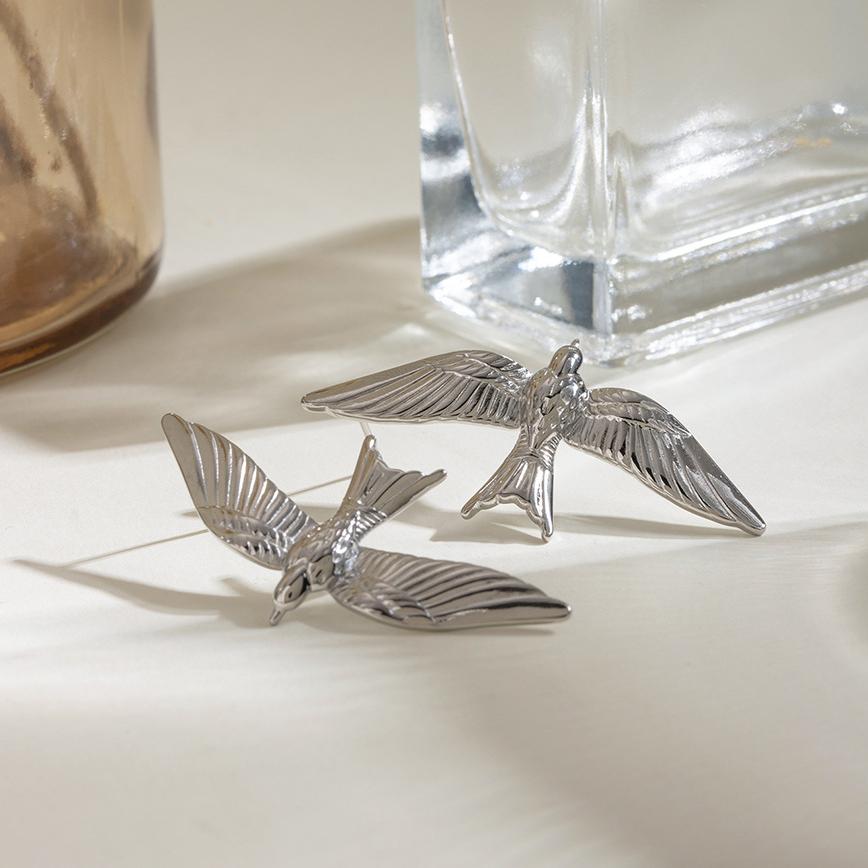 1 Pair Classic Series Elegant bird Stainless Steel 18K Gold Plated Women Stud Earrings Picture4