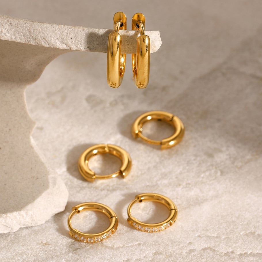 Conjunto de 1 par de pendientes elegantes de acero inoxidable anular con baño de oro de 18 quilates y diamantes de imitación para mujer Imagen4